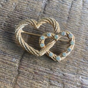 Vintage retro double heart gold tone rhinestone pin. Feminine romantic girly